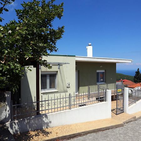 Olympus Beach Aigani Family House Eksteriør bilde